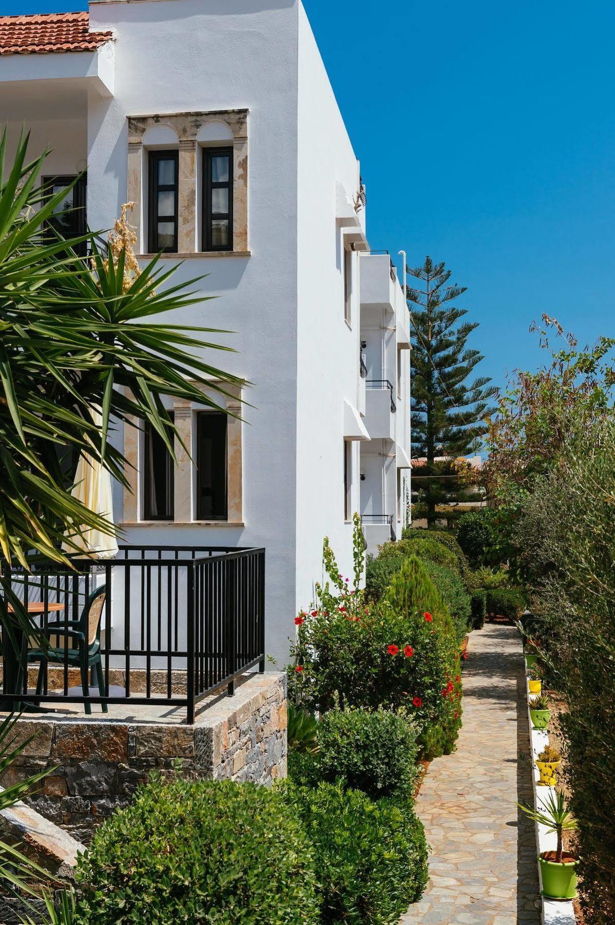 Paradise Hotel-Apartments Stalís Exterior photo